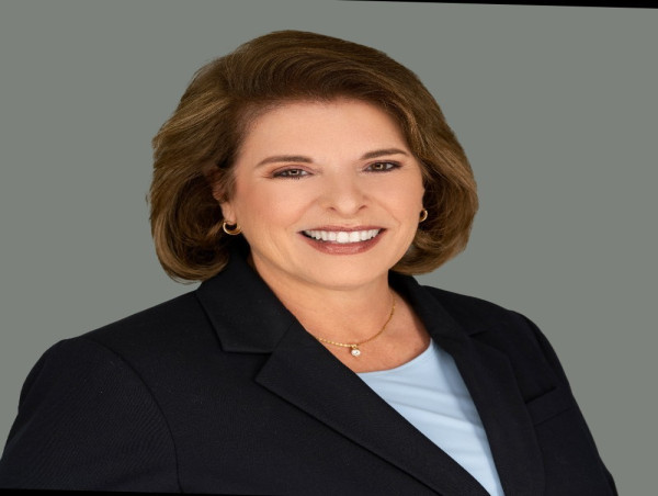  Dr. Madeline Camejo Selected for The Empowered Woman Award of the Year by IAOTP 