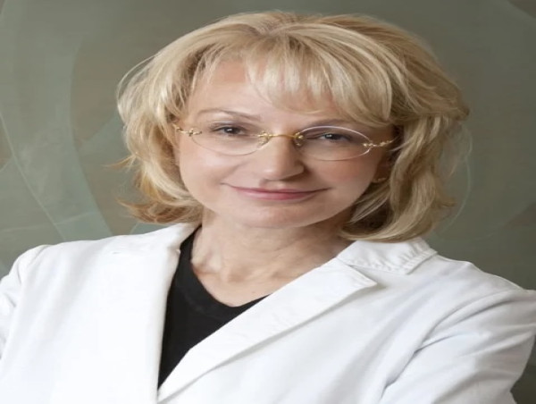 Las Vegas Plastic Surgeon Discusses Breast Augmentation vs. Breast Lift