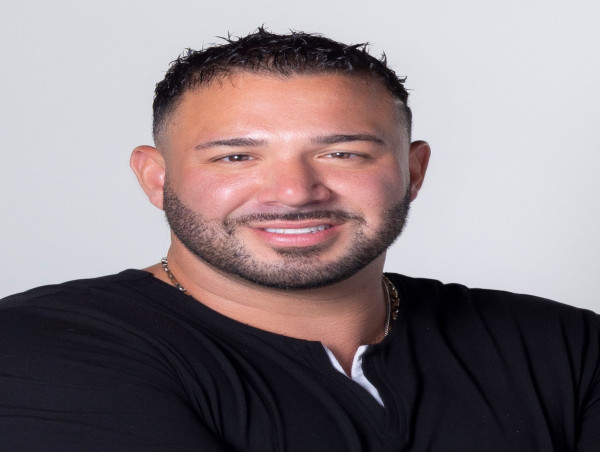 National Moving Month: Author and Expert Robert Esposito Shares Cost-Cutting Tips and Stress-Reducing Strategies