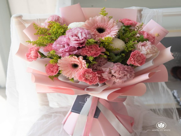 WHITE ON WHITE Launches 2025 Mother’s Day Flowers Bouquet Collection