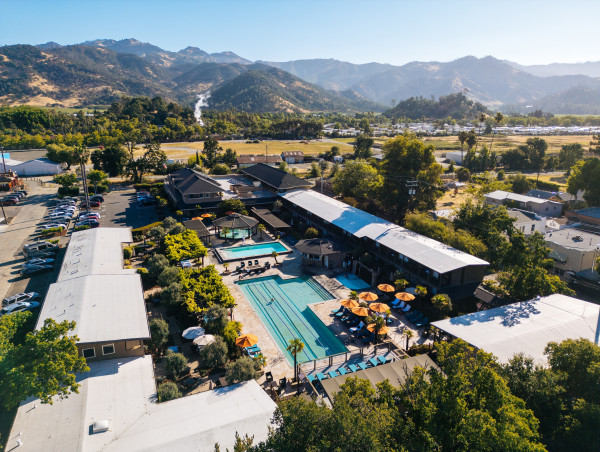  Calistoga Spa Hot Springs Sparkles in New Travel Video Highlighting the Best of Calistoga 