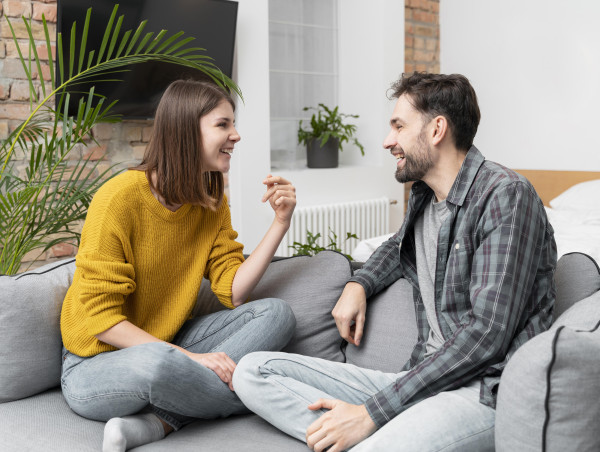 Flexible Online Couples Therapy Available to Support Ontario’s Working Professionals