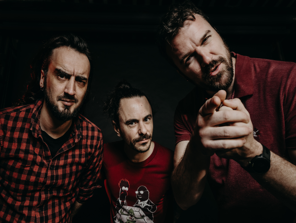 JOE LA TRUITE dévoile le single 'Octogone 8000', illustré par un clip officiel