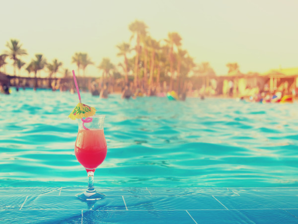 Understanding the Pool Construction Process: Timeline, Phases, and Considerations