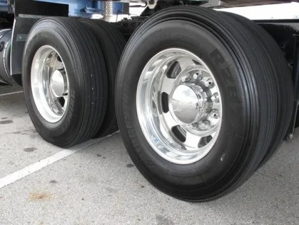Low Rolling Resistance Tire Market to Surpass USD 55.6 Billion by 2034 Amid Push for Fuel Efficiency and Sustainability