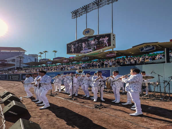  La Original Banda El Limón de Salvador Lizárraga Hace Historia en el Dodger Stadium Durante el Mexican Heritage Day 