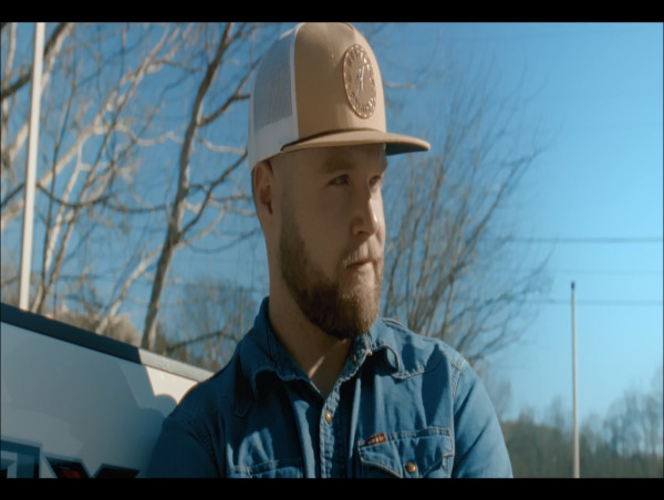 Blake Smeltz Unveils Upbeat New Single, 'Nicotine Daydream'