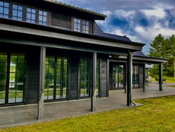 Helårstræhuse I Topklasse: 3Huse Kombinerer Komfort og Design