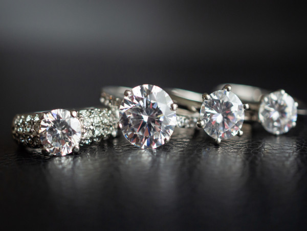 Understanding the 4 Cs of Diamonds: Key Information for Sellers Before Visiting a Buyer