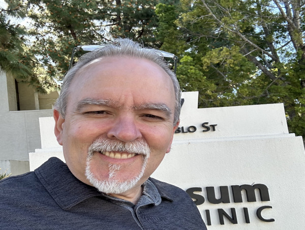  GCRC's Mike Robinson Joins Organizing Committee for Dubai's Global Breast Cancer Treatment Conference 