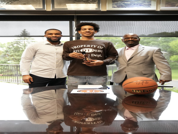 Bell’s Master Blend Sauces Sign NIL Deal with Basketball Star Davion Thompson for Exclusive DT3 Hot BBQ Fusion Sauce
