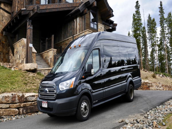 Black Mountain Limo Encourages Early Travel for 4th of July in the Rockies