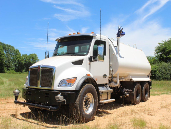 From Chassis to Champion: Klein & All Roads Customize Kenworth Trucks for Florida Jobsites