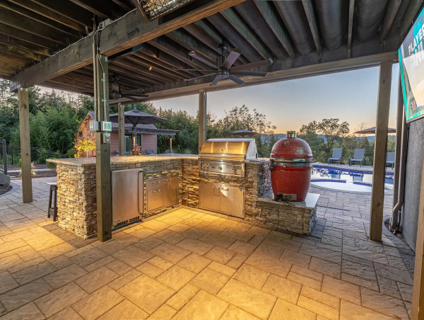  Kennedy Design+Build Enhances Outdoor Living Spaces with Fire Features and Kitchens in Lehigh Valley 