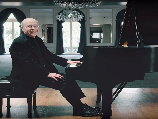  Marjan Kiepura presents Chopin Mazurka Workshop to International Audiences 