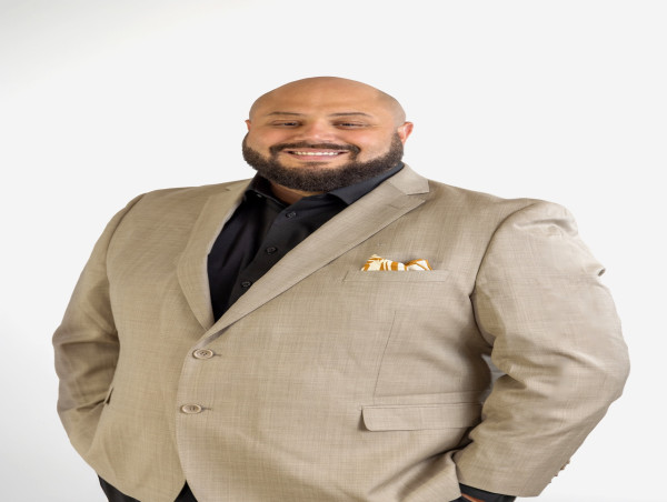  Michael Acerra Partners with SuccessBooks® to Co-Author 'Phenomenal Business Success' with Howard Partridge 
