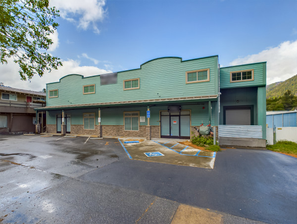  Northern California Commercial Facility Offers Fiber, Solar Power, and Flexible Zoning for Tech & Clean Energy Companies 