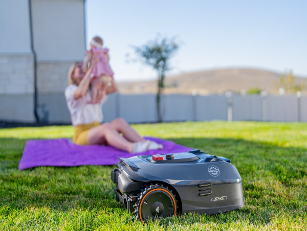  Prime-Time M6 Coverage Crowns Yard Force iVR Series as France’s Next Big Leap in Wire-Free Lawn Care 