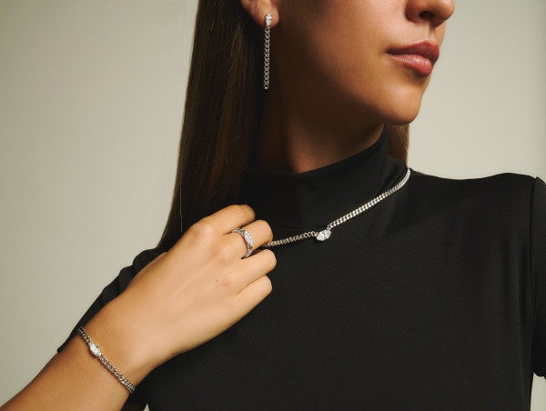  THE FUTURE ROCKS UNVEILS THE CURB-LINK SERIES - TRIBUTE TO RADIANT SHINE OF INDEPENDENT SPIRIT 