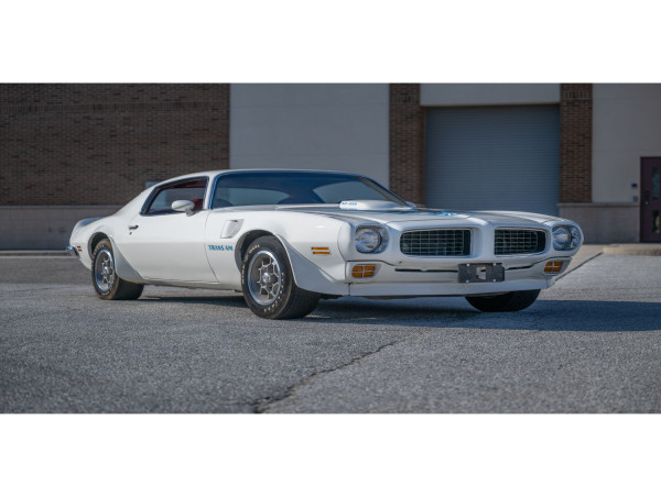  Rare vintage muscle cars from the Fairbairn Collection are sold in a June 14th auction held by Miller & Miller in Canada 