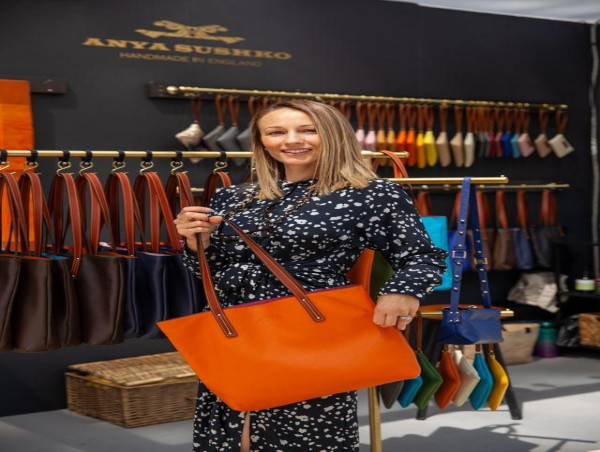  Anya Sushko Redefines Everyday Luxury with New Handbag Collection Celebrating British Artisan Design 