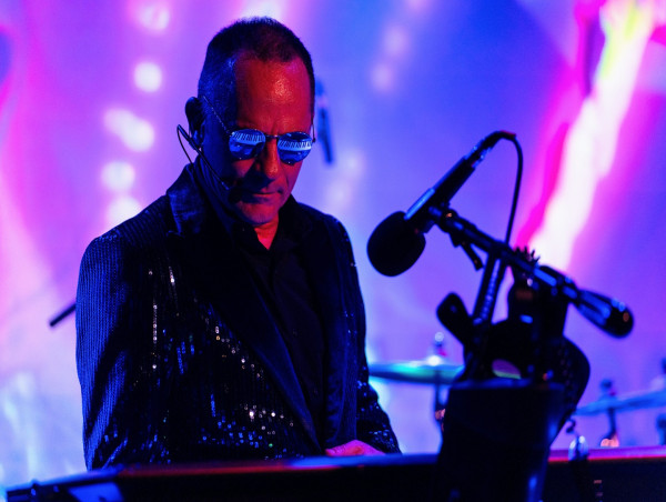  M4TR Releases Third Studio Album: Love Is the Revolution 