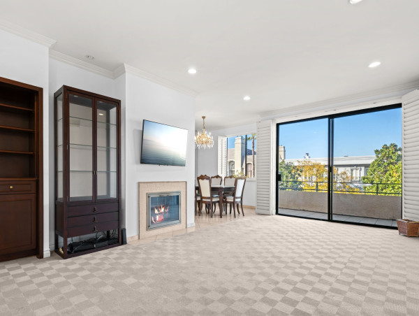  Luxury Condominium in Prime Los Angeles Beverlywood Location Is Now Available at Exceptional Value 