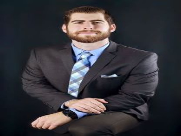  Zackary Royce, CFP® Named Rising Star of the Year Honoree 