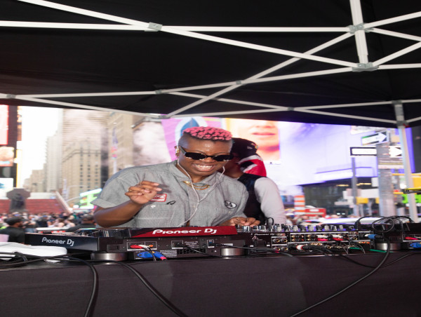  OUT N BAD AND DJ KYE TAKE OVER TIMES SQUARE WITH LIVE PERFORMANCE: Celebrating Identity and Music in the Heart of NYC 