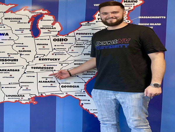  DonutNV Franchisee Combines Entrepreneurial Spirit and Community Focus in North Alabama 