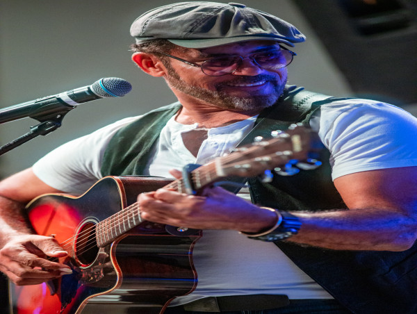 Michael Phillips Breaks New Ground with Blend of Country and Caribbean Music in New Single ‘Tailor-Made For Me’