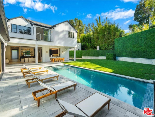  Brentwood Farmhouse Redefines Modern Luxury on Coveted Cul-de-Sac 