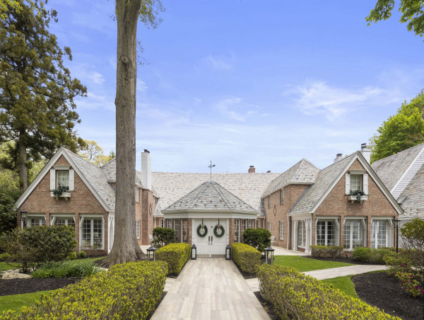  Concierge Auctions and The Agency to Sell Entrepreneur Joy Mangano’s Gilded Long Island Mansion At Luxury Auction 