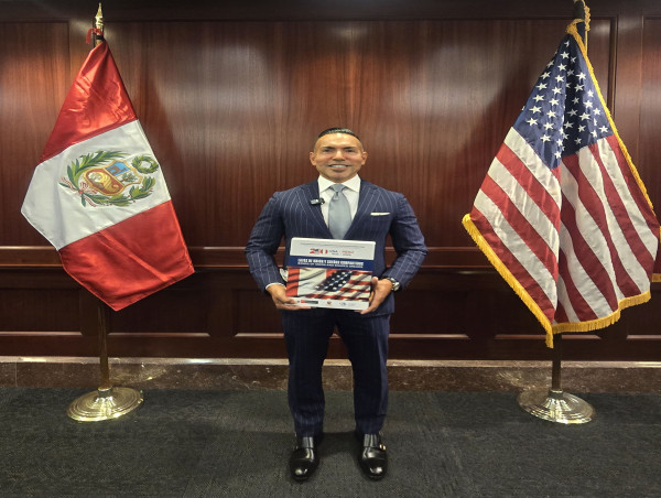  Peruvian Chef Juan Chipoco Honored at U.S. Capitol During Launch of Book Celebrating 200 Years of U.S. - Peru Relations 