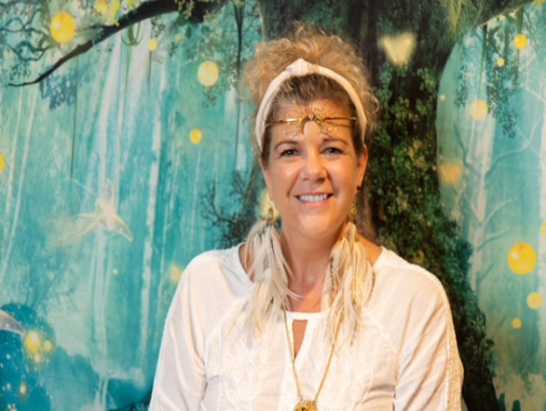 Tracey Whitten’s Journey from Homelessness to Healing Featured in Bestselling Anthology