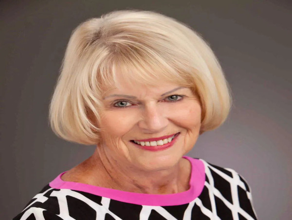  Ginny Fey of Real Estate One Shares Insights for Seniors as the Home Downsizing Expert in HelloNation 