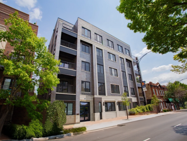 BRENEMAN CAPITAL ACQUIRES THE AURA APARTMENT COMMUNITY IN CHICAGO FOR $17,500,000
