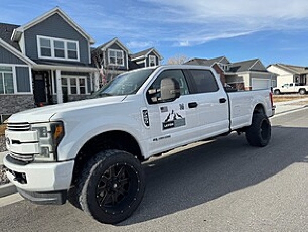  Lavish Lifestyle Introduces New Water‑Fed Pole Cleaning System to Eliminate Ladder Safety Risks 