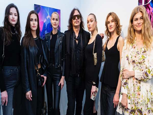  Marko Stout’s Art Sees Rising Demand Among International Luxury Collectors 