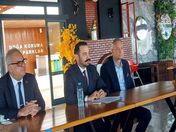 Beşiktaş Board Member Zafer Güreşir Congratulates New Osmaniyespor FK President Mahmut Altay Kobaner