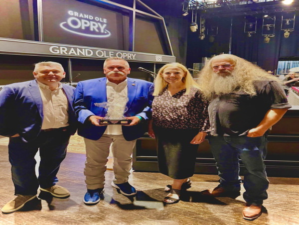  The Charlie Daniels Journey Home Project Honors the Grand Ole Opry for Long-Time Support of the Military 