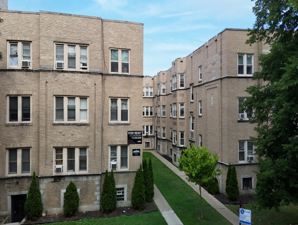 Real Realty, Inc. announces the recent sale of a 24-unit apartment building located in West Rogers Park