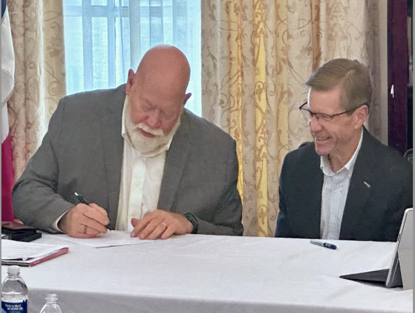 Dixon Center for Military and Veterans Services and Fastport Sign MOU to Expand Opportunity for Veterans and Families
