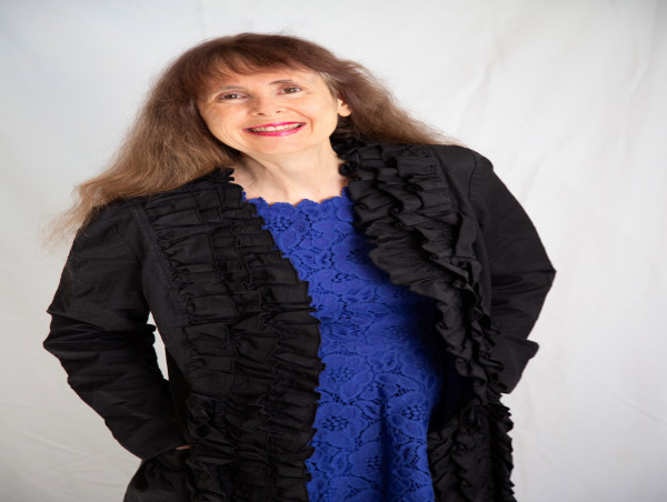 Carolyn Bass Achieves Amazon Best-Seller Status with 'Unstoppable' Book Co-Authored with Lisa Nichols