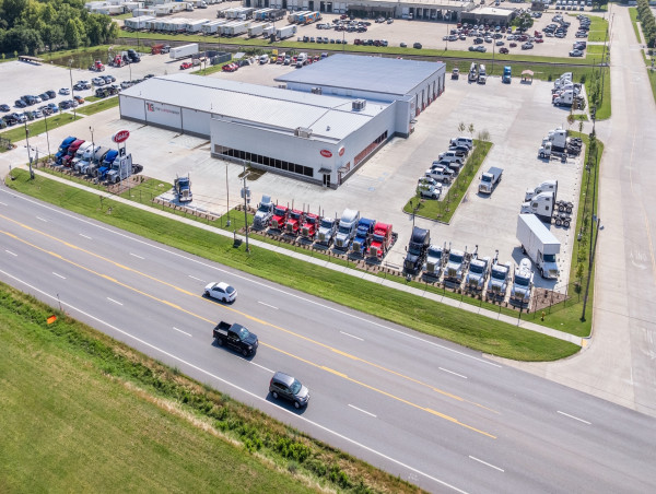 TLG Peterbilt - NW Arkansas Unveils Renovated and Expanded Dealership