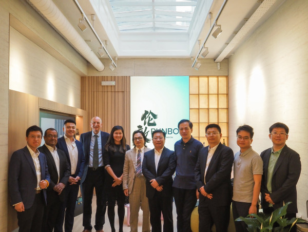  Beijing Municipal Bureau Of Finance And Hong Kong Investors Visit London To Explore Strategic Collaboration With Dunbai International. 
