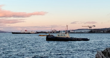  Rescue operation to resume after tugboat sinks near Greenock 