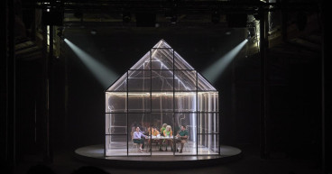 New play uses smartphones to tell dystopian fairy tale