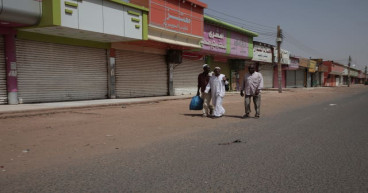  Death toll soars past 180 as generals battle across Sudan 