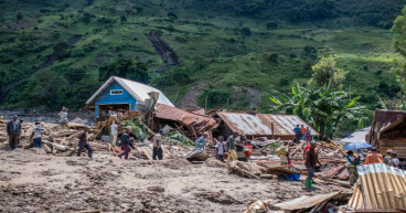At least 200 dead and many more missing after DR Congo floods